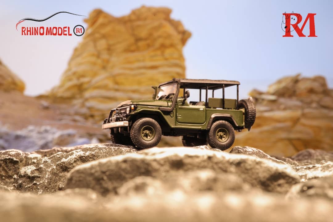 Rhino Model Toyota Land Cruiser FJ40 Pick Up Army Green 1:64 Limited to 888 Pcs-0