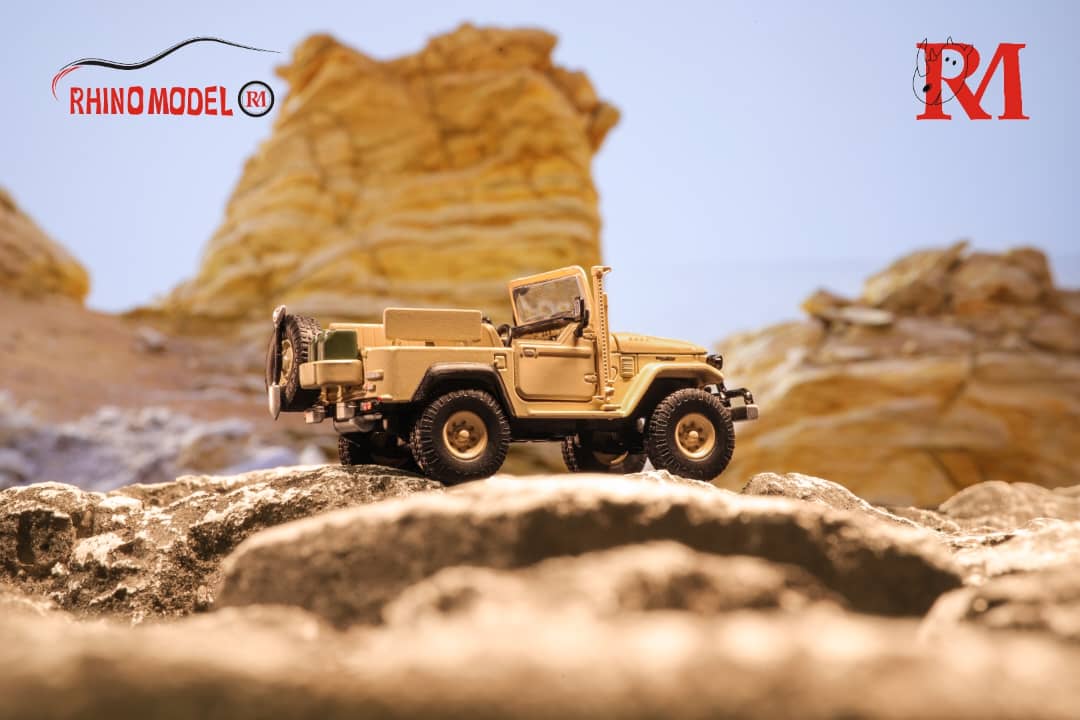 Rhino Model Toyota Land Cruiser FJ40 Pick Up Desert Yellow 1:64 Limited to 888 Pcs-1