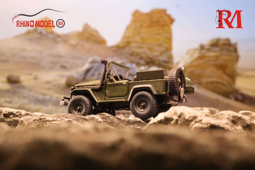 Rhino Model Toyota Land Cruiser FJ40 Pick Up Army Green 1:64 Limited to 888 Pcs-1