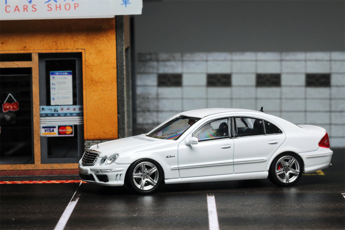 MK Model Mercedes-Benz E63 AMG W211 in White Limited to 599 Pcs 1:64-0