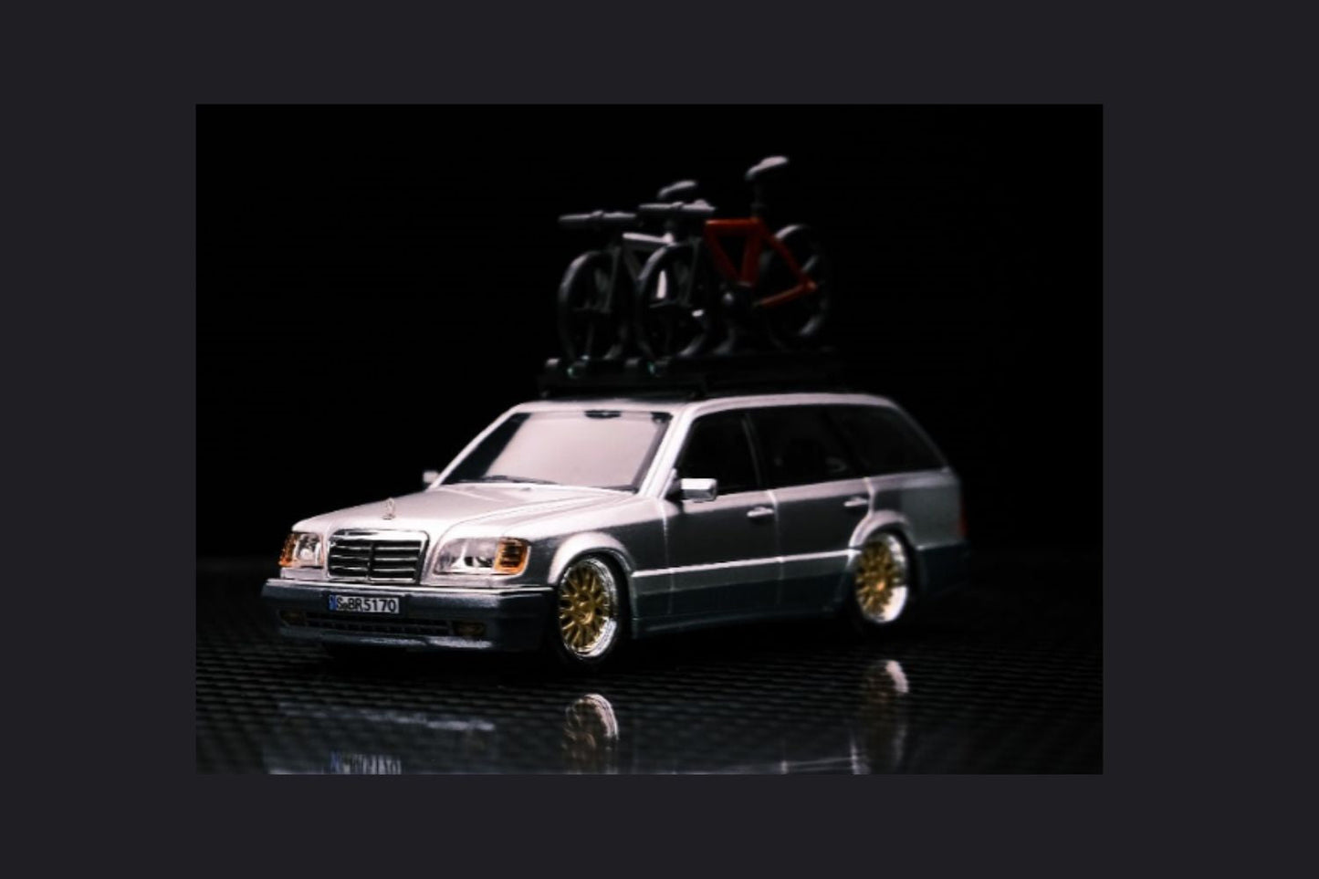 Mortal Mercedes-Benz Wagon Version S124 SILVER / BLUE 1:64-5