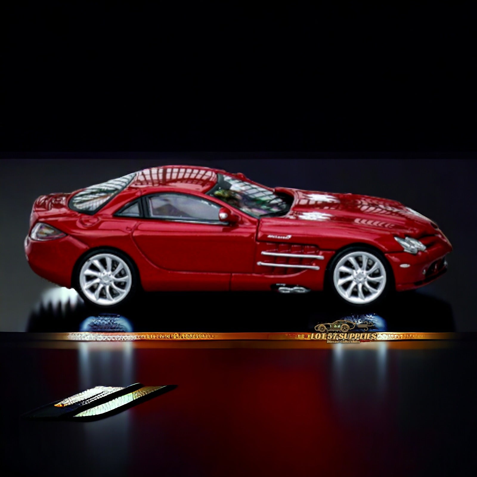 Street Weapon Mercedes Benz McLaren SLR in Red With Detachable Hood 1:64-2